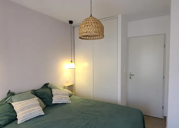 Appartement Climatise T3 Vue Mer De 63 M2 - 2 Chambres Et Belle Terrasse De 23 M2