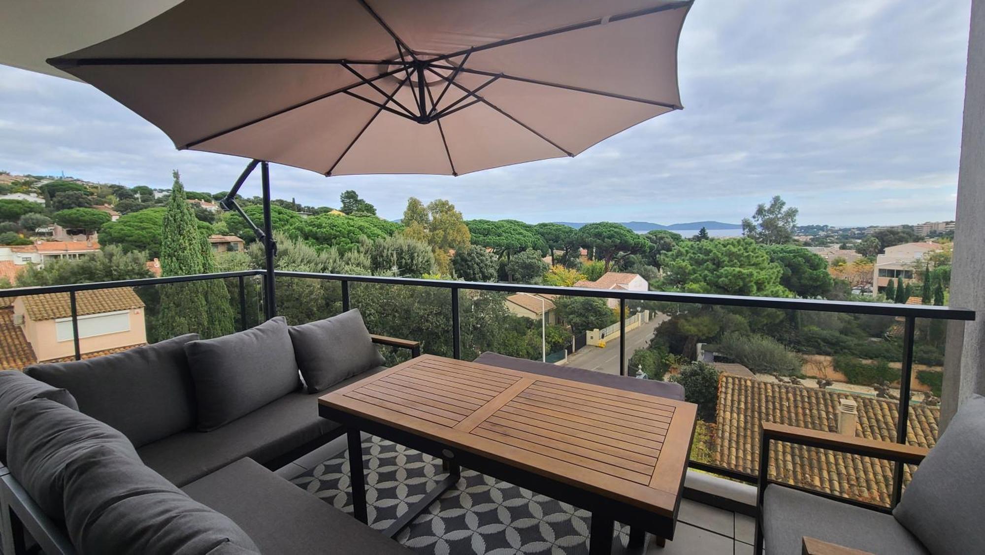 Climatise T3 Vue De 63 M2 - 2 Et Belle Terrasse De 23 M2 *