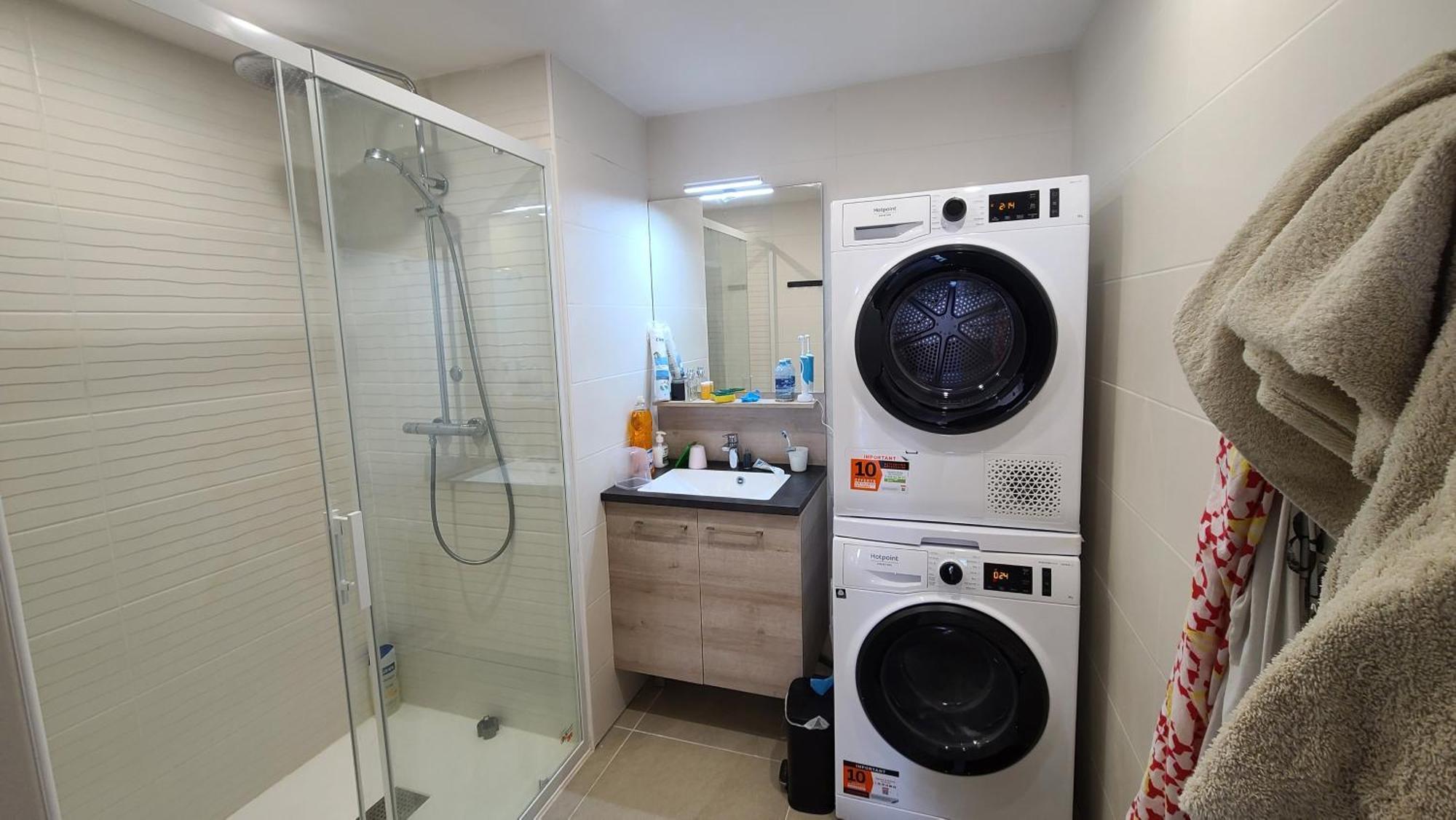 Appartement Climatise T3 Vue De 63 M2 - 2 Et Belle Terrasse De 23 M2 *
