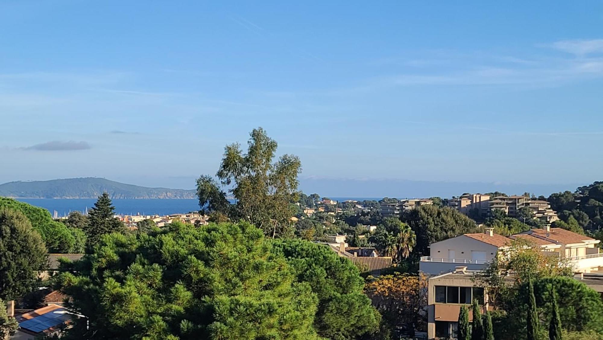 Appartement Climatise T3 Vue De 63 M2 - 2 Et Belle Terrasse De 23 M2